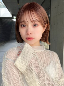 レイヤーボブ　ワインレッド　チェリーレッド　ブリーチ　小顔