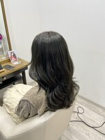 レガリタ(Regarita)&nbsp;濃いめオリーブで叶う赤み消し透明感カラー