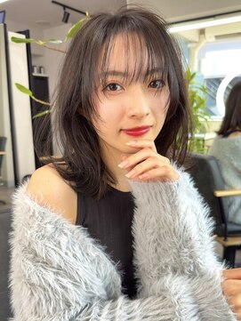 オグジュアリー 表参道(aux.) 王道ミディアムレイヤー×暗髪