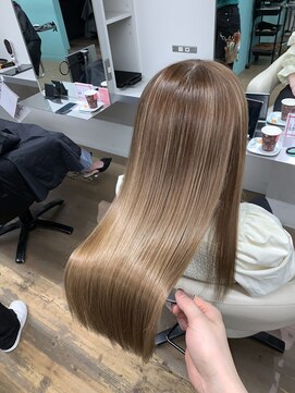 リーホリエ(Lee Horie) 【Gyo限定】髪質改善glossyベージュ