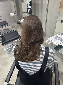 ラック(LUCK) レイヤーぱっつん前髪ステップボーンカットシルキー船橋/韓国