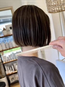 コノアラボ 守谷店(Conoah labo) アディクシー/ヴィラロドラ/白髪