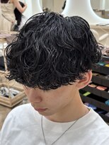 ボンドストーリールミエール(Bond Story lumiere) 波巻きスパイラルパーマ波巻きパーマラウンドマッシュ刈り上げ