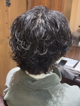 ルアン 大分駅店(ruen) 大分メンズカットセンターパートウルフサーフカール波巻きパーマ