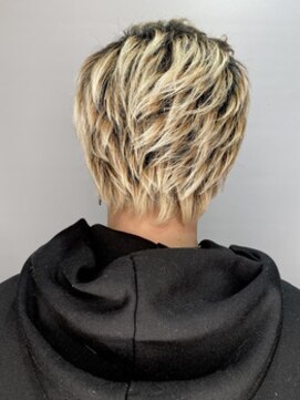 ナフィ バイ エイム 町田店(Nafie by eim) ショートウルフ/レイヤーカット/似合わせカット/束感ショート