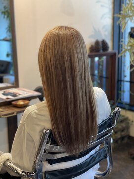 サロングロー(salonGLOW) ロングベージュブロンド