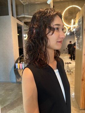 イトシテ ウェーブロング【担当　高橋賢吾】