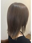 オリーブベージュ