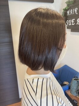 スエハウス(SUE HOUSE)の写真/髪に優しい薬剤を使用しているため艶やかな仕上がりが特徴◎おしゃれな白髪染めで自分をもっと楽しむ☆