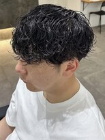 ヒュイル バイ ニアウ(Hwyl by Niau) メンズカットパーマ波巻きスパイラルパーマツイストスパイラル