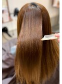 【うねり】髪質改善ストレートでワンランク上の美髪へ