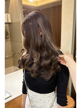 マロウ(mallow) 《花屋併設》柔らかベージュ/ロングヘア/イノアカラー