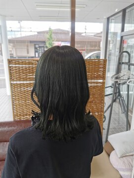 グレイス ヘア デザイニング(GRACE hair designing) グリーン強めのオリーブ