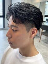 テン 心斎橋(tenn.)&nbsp;難波センターパートニュアンスパーマフェザーショート緩め色気