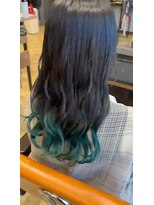 ゴデーレ(GODERE)&nbsp;透明感グリーンエンドカラー×ゆるふわウェーブ巻きロングヘア