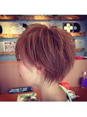 ちょっとボーイッシュなスパイキーショートスタイル
