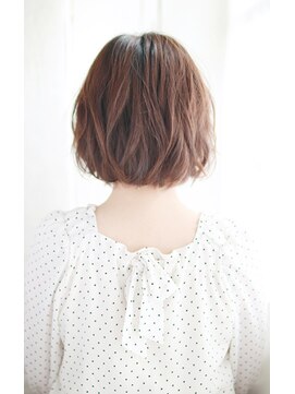 シュシュット(chouchoute) 吉祥寺3分黒髪ホワイトアッシュショートパーマエアリーミディ027