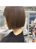ぱつっと切りっぱなしボブ