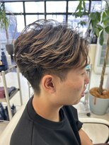 プランタン フォー ヘアー(printemps FOR HAIR)&nbsp;センターパート/フェザーパーマ/刈り上げ