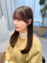 ガリカ 横浜(Gallica) 顔まわりカットにつるんとまとまるワンカールストレートロング