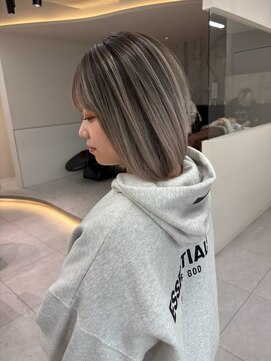 ロンドルピナス 小倉(Lond Lupinus) イメチェン外ハネボブ美髪ワイドバングミディアム縮毛矯正ボブ