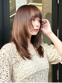 小顔ミディアムレイヤーカットぱっつん前髪