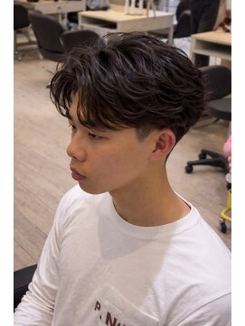 ブルーム 八千代緑が丘(bloom) ナチュラル束感フェザーパーマスタイル