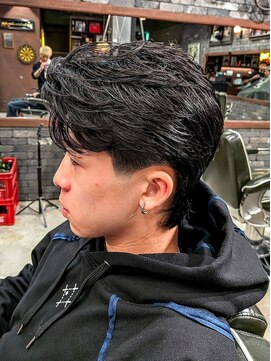 フォーコーナーズカットショップスリーセント 栄(FourCornersCutShop 3/cent) 【テーパーフェード×毛流れマレットヘア】