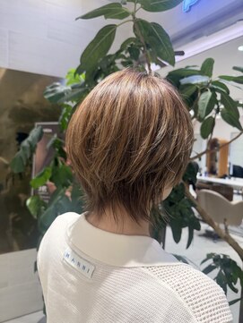 ピークアブー アヴェダ ギンザシックス(PEEK-A-BOO AVEDA GINZASIX) ネオウルフ/ショートウルフ/ハイトーンベージュハイライトカラー