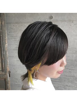 リベットヘアアンティーク (rivet hair&antique) マッシュウルフ&ポイントカラー(蛍光イエロー♪)