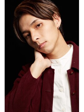 ヨナサン(Yona Saint) メンズハイライト。