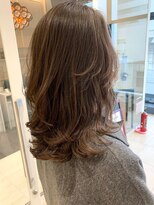 パーマのみ仕上げ。1.8回転のデジタルパーマで小顔セミロング。