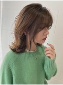 くすみベージュ