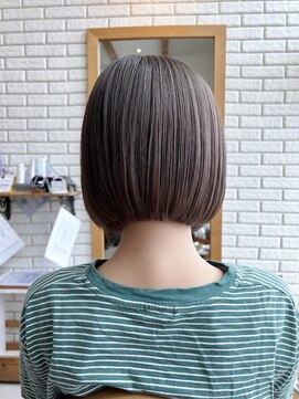 ルチェア ヘア(Lucea Hair) ピンクシルバーみにボブ