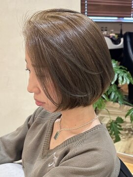 ヒビヲ(HIBIO) ショートボブ切りっぱなしベージュカラーダブルカラー20代30代