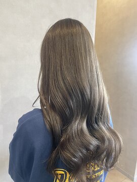 アチーブリス(achieve Liss) グレージュ赤み消しカラー×ゆるふわ大人可愛いウェーブスタイル