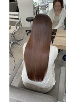 エラ(Ella)&nbsp;毛先まで潤うツヤ髪に導く美髪矯正