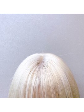 エミーバイモアムー(Emmie byMoremuu) 【青木　淳】ホワイトブロンド
