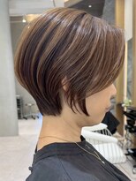 ソワネ 表参道(soigne)&nbsp;青山白髪ぼかしハイライトウルフショートボブグレージュ40代50代