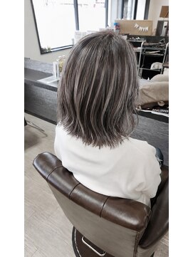 サロンアンドスパ ピュア 坂戸店(salon＆spaPURE) 脱・白髪染めハイライト×透明感切りっぱなしボブ