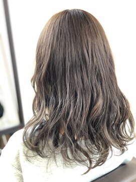 クオーレ(Cuore) 透け感たっぷりアッシュグレー！