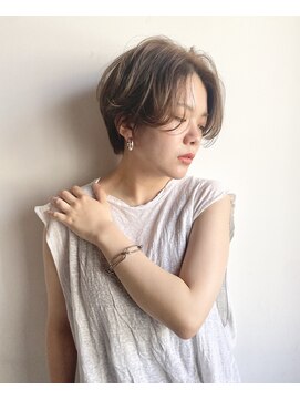 エマ 中山店(EMMA) ハンサムショート  ベージュカラー  ショート