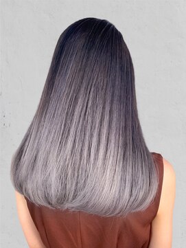 ディーバ 池袋東口(D.I.E.V.A) 10代20代30代海外風プラチナブラックホワイトアッシュ艶髪ロング