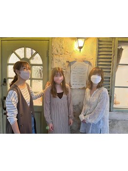 経験豊富な女性スタイリストのみ在籍☆お客様一人ひとりの悩みに寄り添う大人女性向けエイジングケアサロン