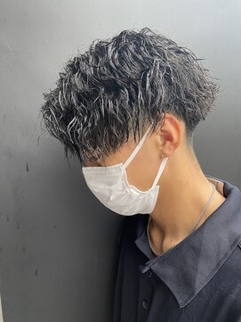 カインド(KIND) 【kinD】前下がりツイストスパイラル