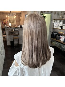 トゥーミー(to mee) ブロンドベージュ♪