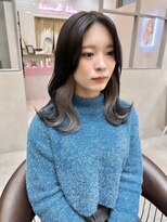 ロンド レア 天神大名店(Lond Le’a)&nbsp;天神大名ダブルカラーケアブリーチインナーカラーシルバーグレー