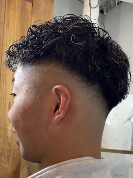 ルートヘアー(Root Hair) スキンフェード×パーマスタイル