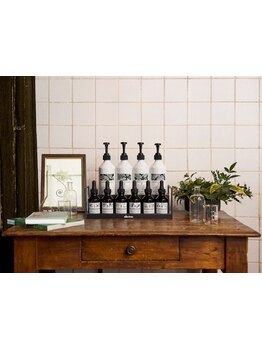 緑が溢れる完全貸切のリラックスできる空間で、他人の目を気にせず髪も頭皮もリフレッシュ出来きます◎