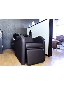 【メンズ限定】カット×クイックスパあり◎日々の疲れを癒す極上ヘッドスパで、頭皮をしっかりほぐします◎